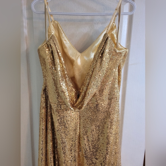 Gold sequins floor length gown. Size 18 - Picture 4 of 4